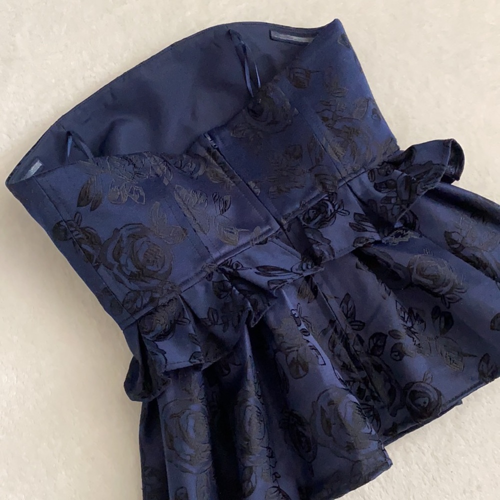 C/MEO Collective | Levity Strapless Fit & Flare Peplum Dark Floral Top XS - Picture 8 of 16